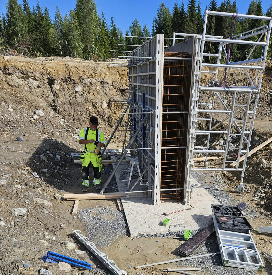 Boliden - Formning, Armering och gjutning, Plattor med pelare